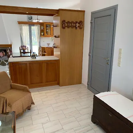 Cycladic Summer House With View * Lefkes (Paros)